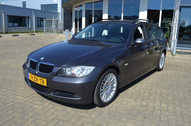 BMW 3-serie Touring 320i High Exe Sportzetels / NaviPro / Clima / PDC