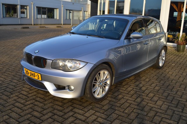 BMW 1-serie 118i 2.0 M-Sportpakket / 17